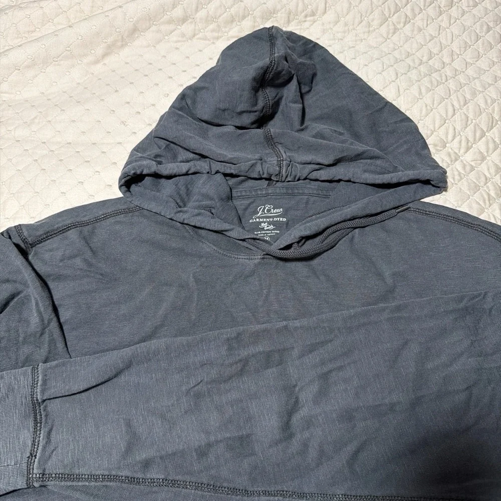 Men’s pullover hoodie